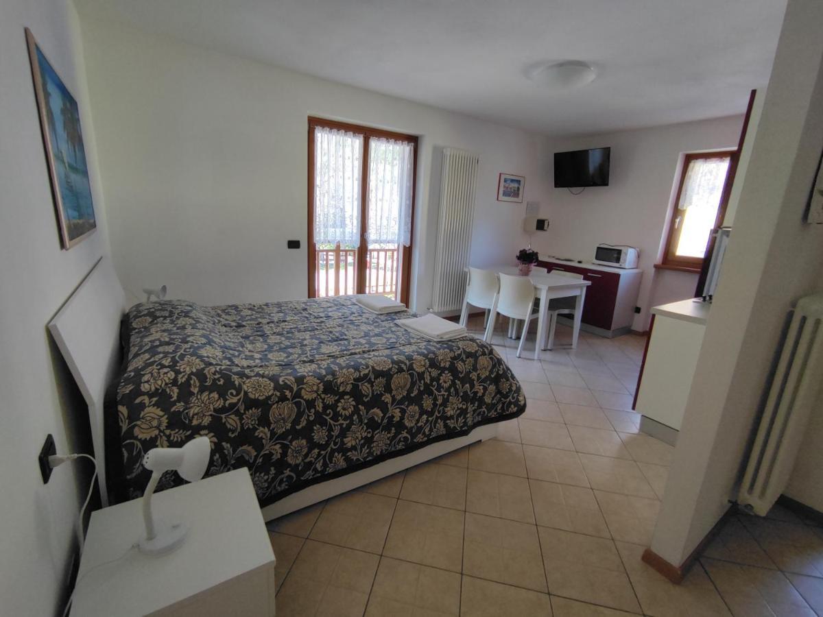 Residenza Arcobaleno Aparthotel Tenno Ngoại thất bức ảnh