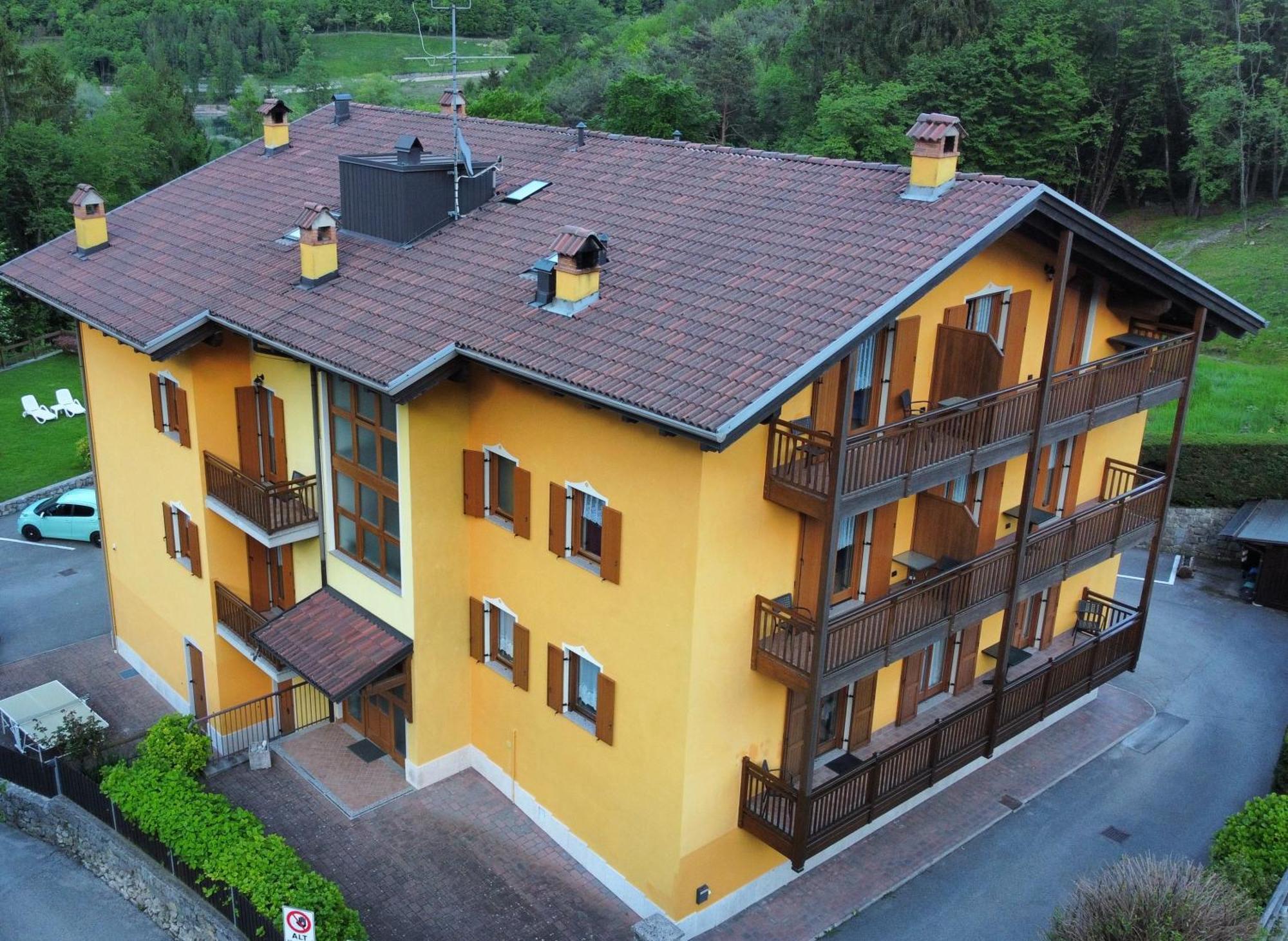 Residenza Arcobaleno Aparthotel Tenno Ngoại thất bức ảnh